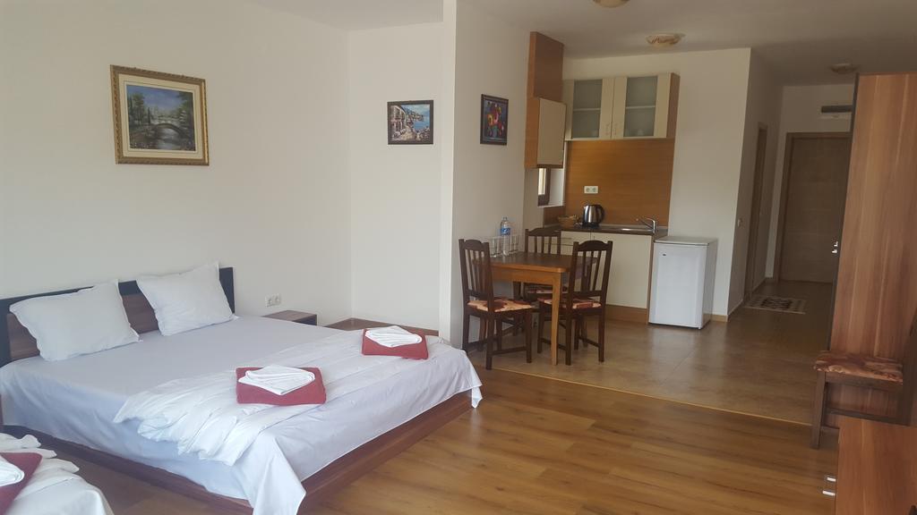 Apartments In Princess Residence Balchik Exterior photo